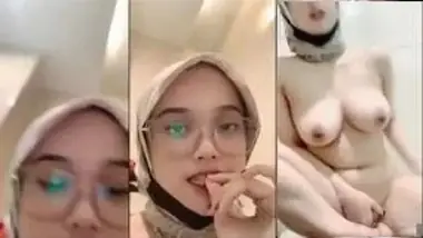 Baby Ica Jilbab Toge Sange Minta Brutal Tidak Satu Orangpun Bisa Tolak poster