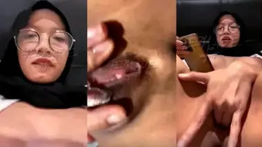Bokep Jilbab Panya VCS Zoom Memek Basah Detail Hot poster
